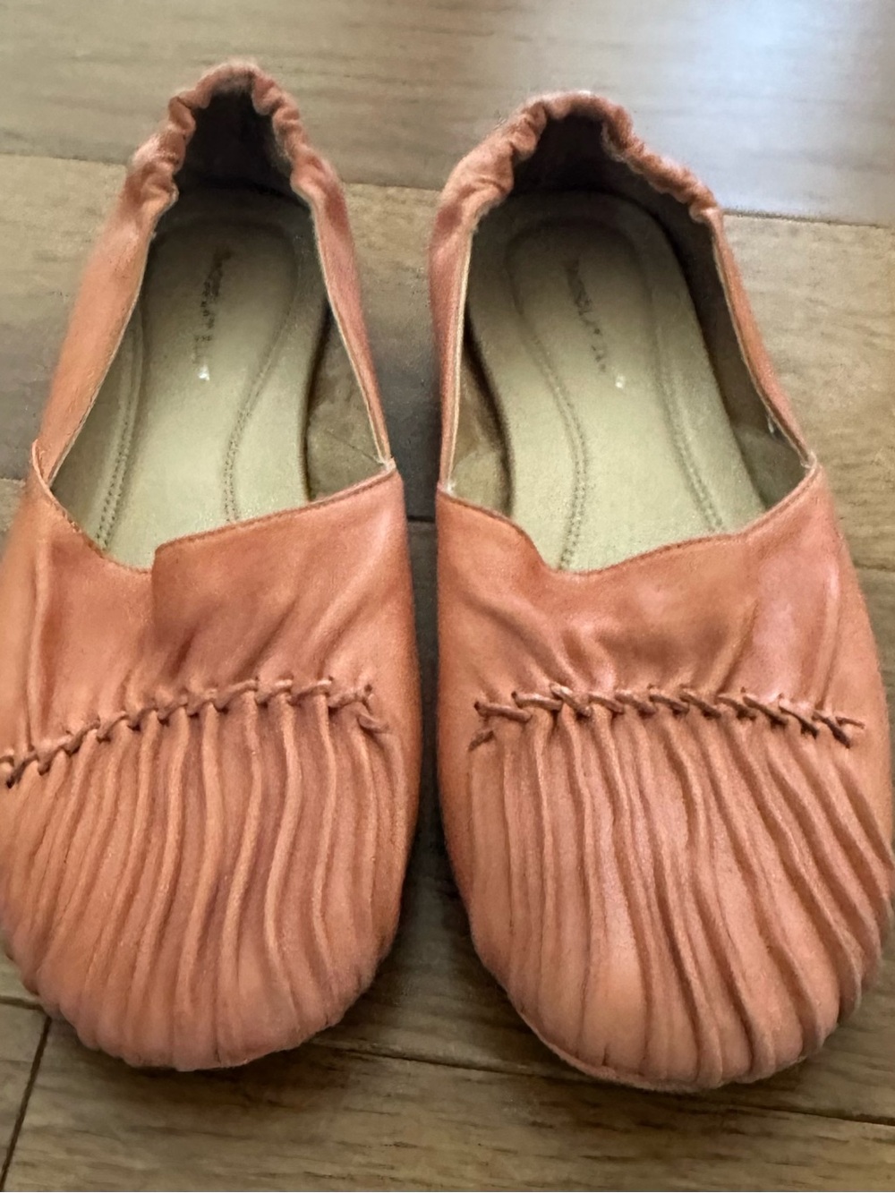 Chocolat Blu Sundance Women's 7 Pleated  Ruched Leather Slip-On Ballet Flats